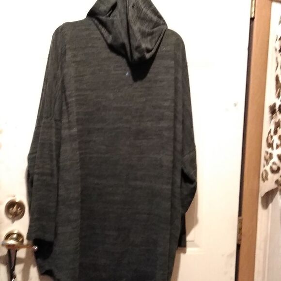 Rue+ sweater  - Picture 2 of 5